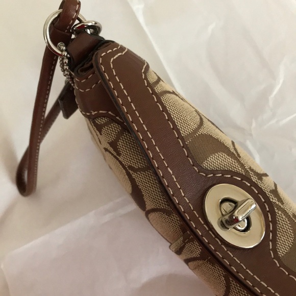 Coach Wristlet - Picture 3 of 4